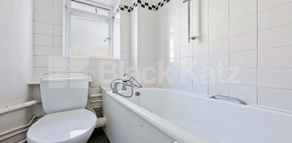 			LET , 2 Bedroom, 1 bath, 1 reception Apartment			 Pilton Place, Elephant and Castle